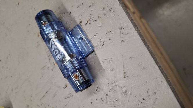 Hovedbilde  AGU sikringsholder 10/20mm2